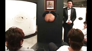 bir adam sadece anlaşmasından daha fazlası olmak için türk porno şişman çiçek getirir