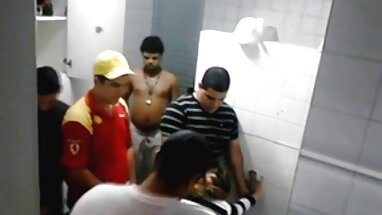 Erkekler sisman turbanli yatağa geri döndü