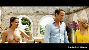 Duygusal. Bir kişi görüyor, duyuyor ve iki kişi uyuyor mu sisman porno turbanli
