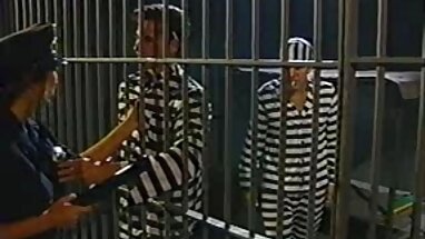 Kedi germe sisman turbanli ve fisting tarafından iki istekli kızlar